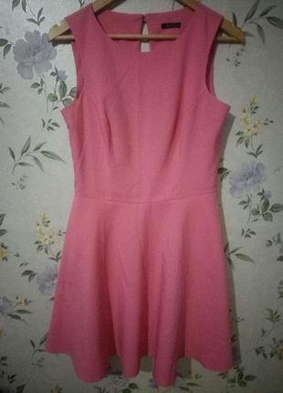 Розовое платье миди mohito