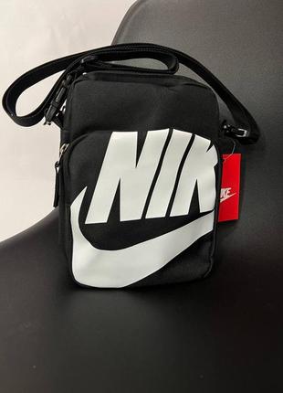 Месенджер nike