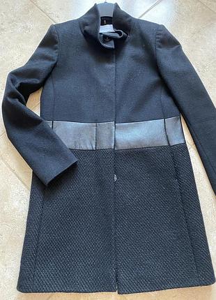 Брендовое пальто е. tahari