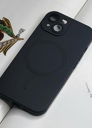 Черный чехол на iphone 15 plus. защита камеры, матовый цвет