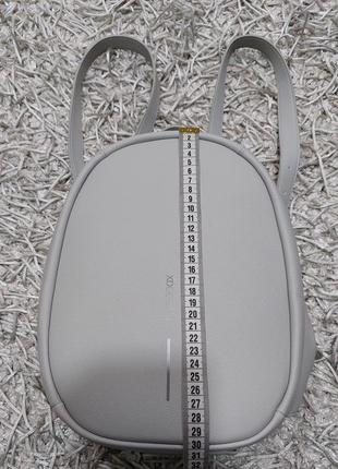 Женский рюкзак антивор xd design bobby elle light grey (светло-серый)5 фото