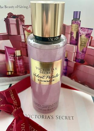 Victoria's secret velvet petals shimmer fragrance mist оригінал