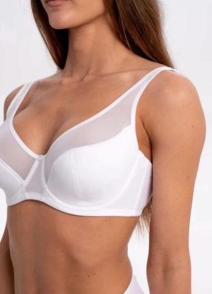 Бюстгальтер белый 8-9 с тонким уплотненителем