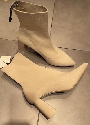 Идеальные текстильные сапожки ботильоны zara оригинал4 фото