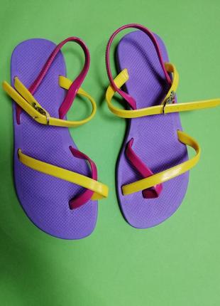 Босоніжки дитячі 3