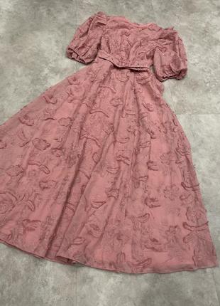 ‼️более 1600 моделей с сайта asos уже в украине!!️ розовое фактурное пышное  платье миди мидакси с поясом и вышивкой asos design9 фото