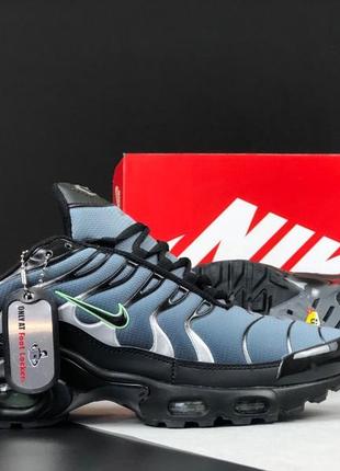 Кросівки чорні з блакитним найк чоловічі nike air max plus tn  чорні з блакитним7 фото