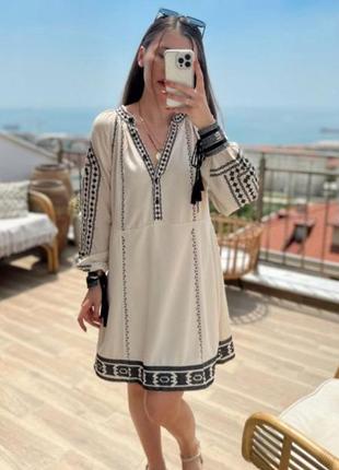 Красива вишита сукня розмір l