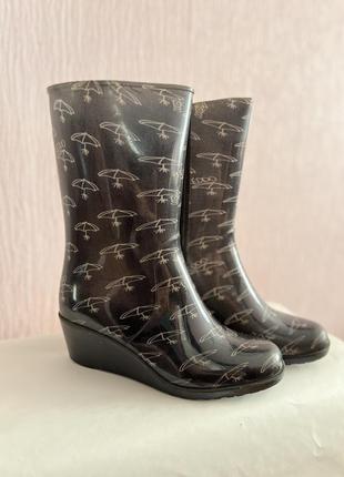 Резиновые сапоги