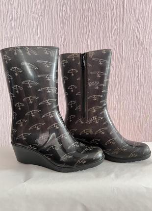 Резиновые сапоги