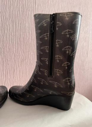 Резиновые сапоги