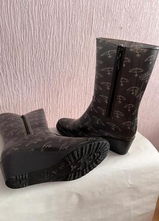 Резиновые сапоги