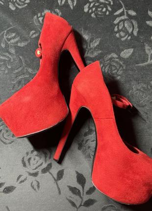 Червоні туфлі на високому каблуку підборі з ремінцем шпилька пол денс