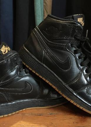 Кроссовки nike air jordan 1 retro high