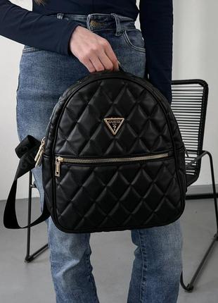 Легкий вместительный женский черный рюкзак guess на плече гесс6 фото