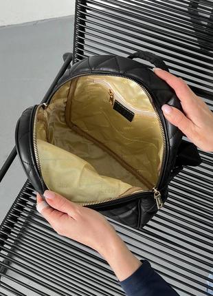 Легкий вместительный женский черный рюкзак guess на плече гесс7 фото