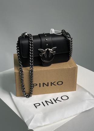 Жіноча сумка з гладкої преміальної шкіри бренда pinko в чорному кольорі на ланцюжку пінко