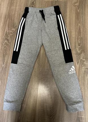 Оригинальные спортивные штаны adidas