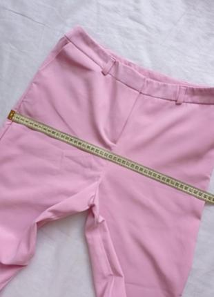 Розовые женские брюки9 фото