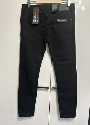Черные джинсы лобвиси