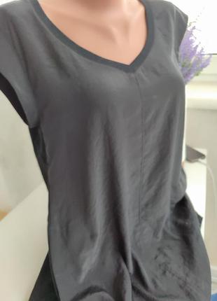 Черная удлиненная футболка marccain с двумя карманами3 фото