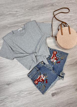 Джинсовые шорты bershka и топ с наплечниками grey lab