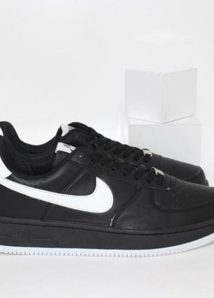 Якісні чорні кросівки