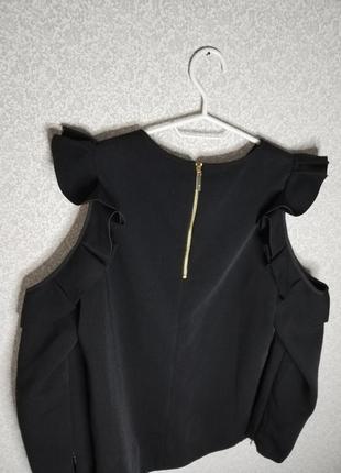 Чёрная блуза с открытыми плечами3 фото