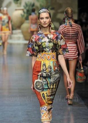 Фірмовий стиль: сукня  dolce & gabbana