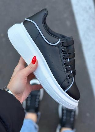 Жіночі демісезонні кросівки чорного кольору⚫ з білою підошвою⚪