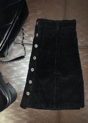 Чорная вельветовая юбка на пуговках3 фото