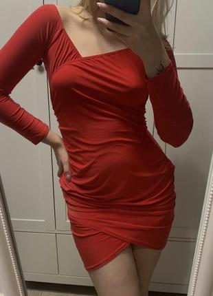 Красное платье в обтяжку3 фото