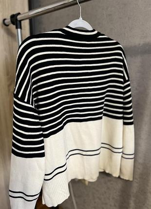 Светрик у смужку