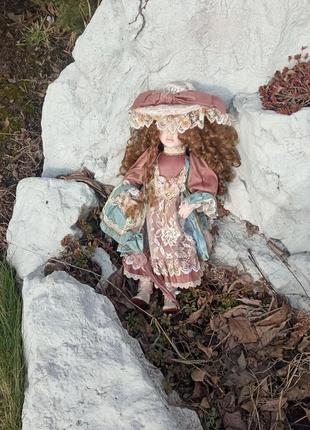 Продам роскошную фарфоровую куклу большого размера.англия