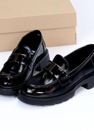 Туфли слипоны лоферы черные натуральный лак