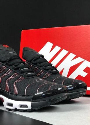 Чоловічі кросівки nike air max plus tn  чорні з червоним