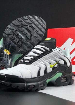 Чоловічі кросівки nike air max plus tn  білі з чорним