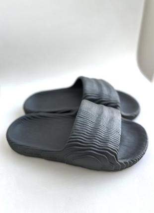 Слайдери adidas yeezy slide