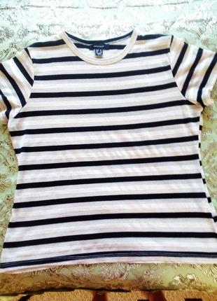 Легка футболочка