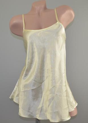 Кремова, атласна ніченька biege (s)