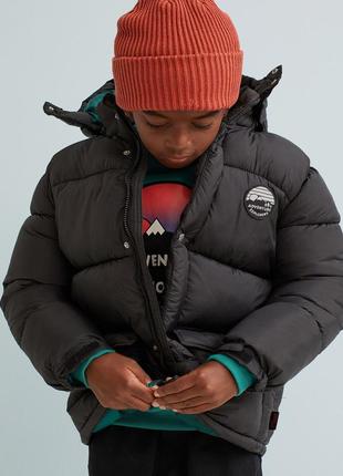 Утеплена стьобана куртка з водовідштовхувальної вітрозахисної тканини технологія thermolite® від h&m2 фото