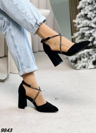 Женские туфли черные декорированные эко замша