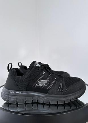 Базовые спортивные кроссовки skechers