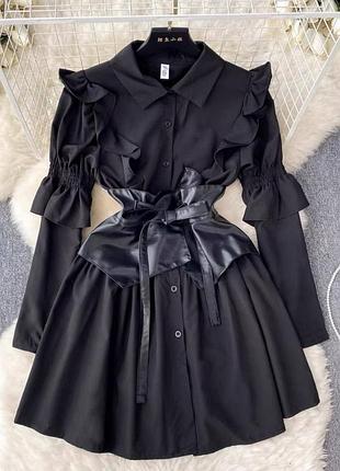 Женское платье-рубашка с кожаным пояском