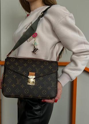 Женская сумка кросс-боди через плечо клатч louis vuitton на плечо2 фото