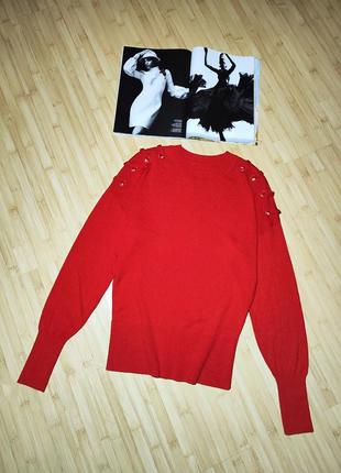 Виробництво італія ❤️насичений червоний светр з люверсами та шнурівкою по плечах

100% шерсть мериноса,3 фото