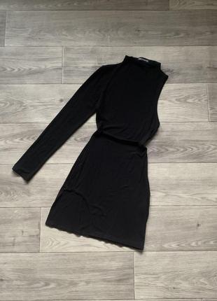 Черное сексе платье на одно плечо с разрезом
