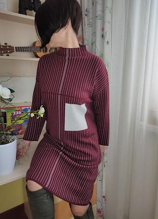 Сукня з воротом