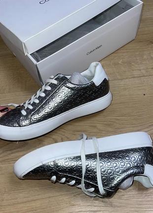 Calvin klein кеди оригінал стан нових кросівки срібні преміум  якість5 фото