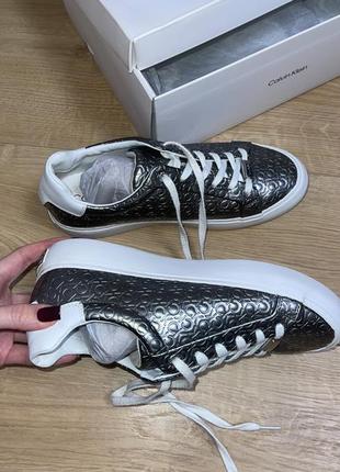 Calvin klein кеди оригінал стан нових кросівки срібні преміум  якість9 фото